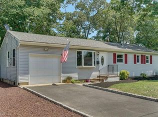 9 Washington Dr, Brick, NJ 08724