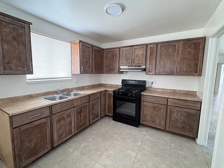 1829 E Avenue Q9 — Photo 2