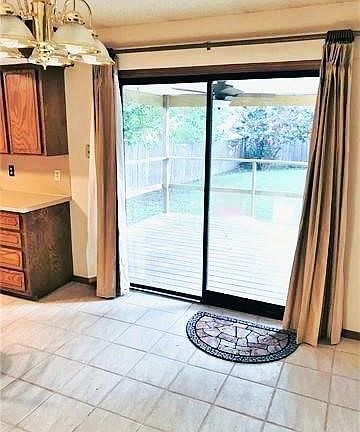 4th image of 2805 S Narcissus Ct