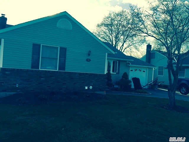 1st image of 32 E End Ave