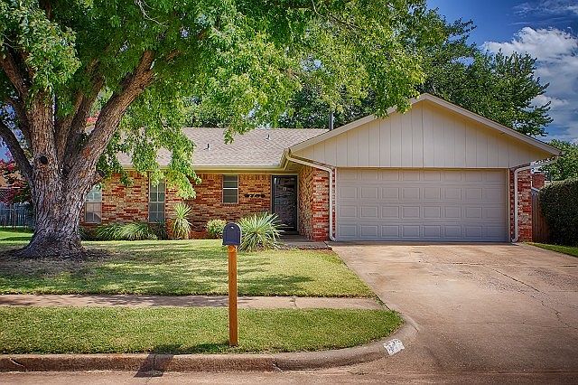 Lots of Curb Appeal