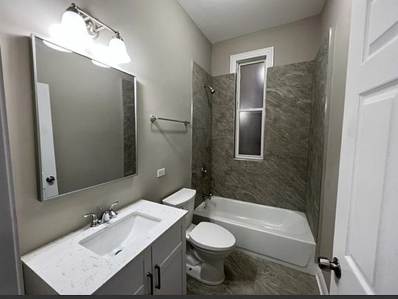 4th image of 6952 S Vernon Ave #101