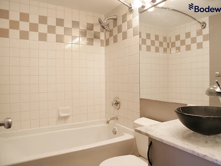 63 Keefer Pl #2009 — Photo 18