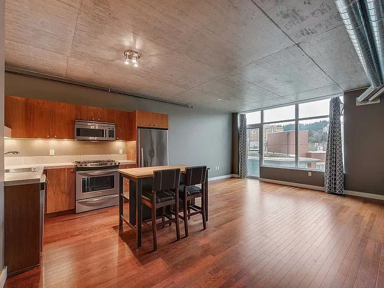 1926 W Burnside St #704 — Photo 14