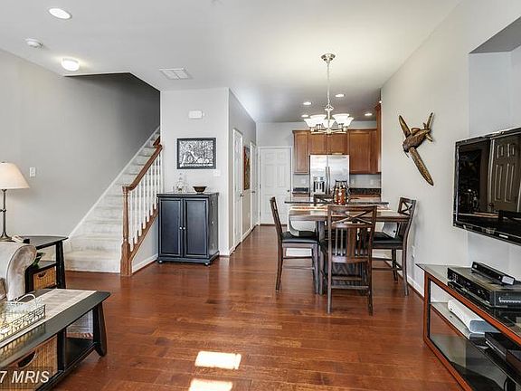 5th image of 733 Cobbler Pl #733