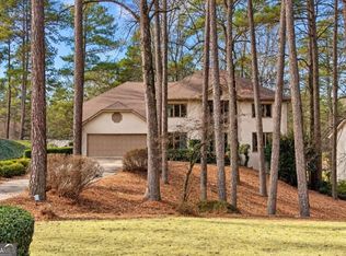 2225 Roxburgh Dr, Roswell, GA 30076