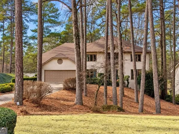 2225 Roxburgh Dr, Roswell, GA 30076