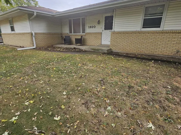 1320 Jackson St, Pecatonica, IL 61063