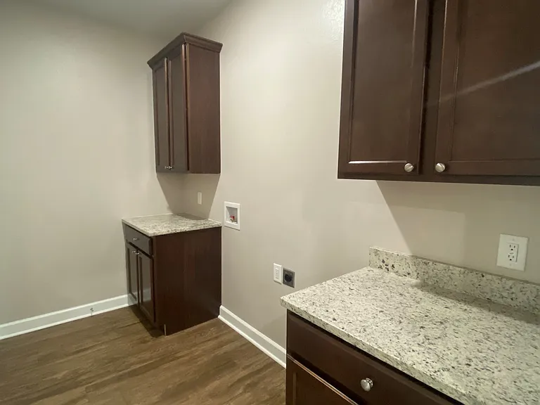 2548 Garden Dr — Photo 13