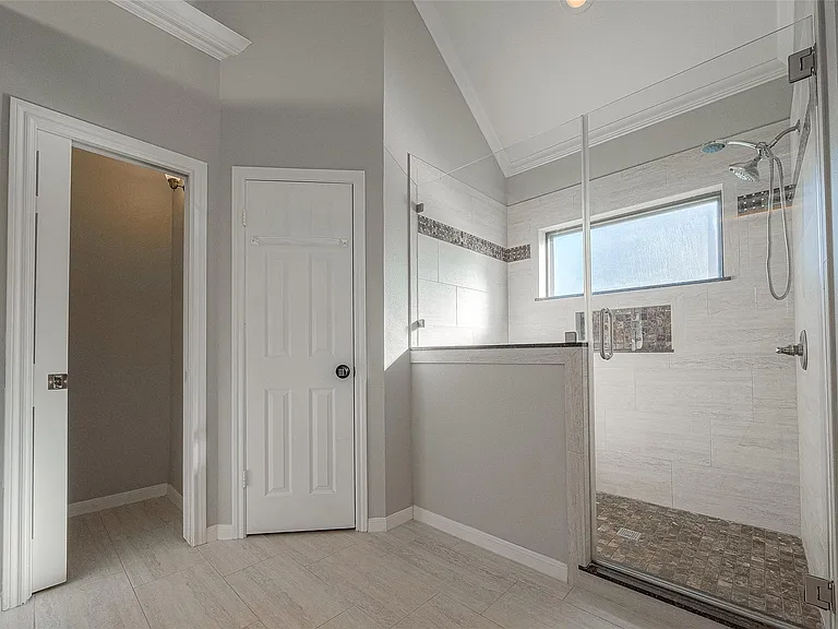 15714 Sylvan Lake Dr — Photo 41