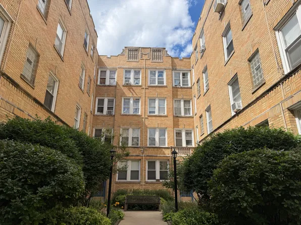 842 W Ainslie St #1, Chicago, IL 60640