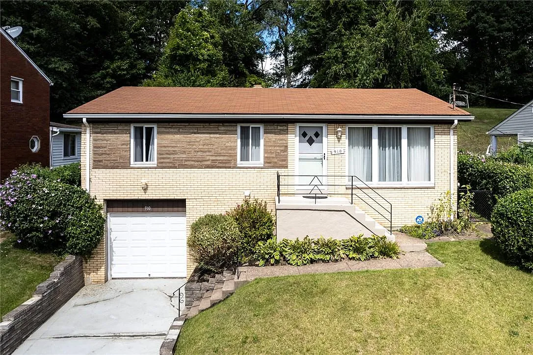 910 Rita Dr photo 1