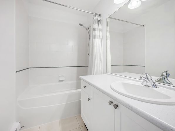 3 bedroom rental in Surrey — photo 13