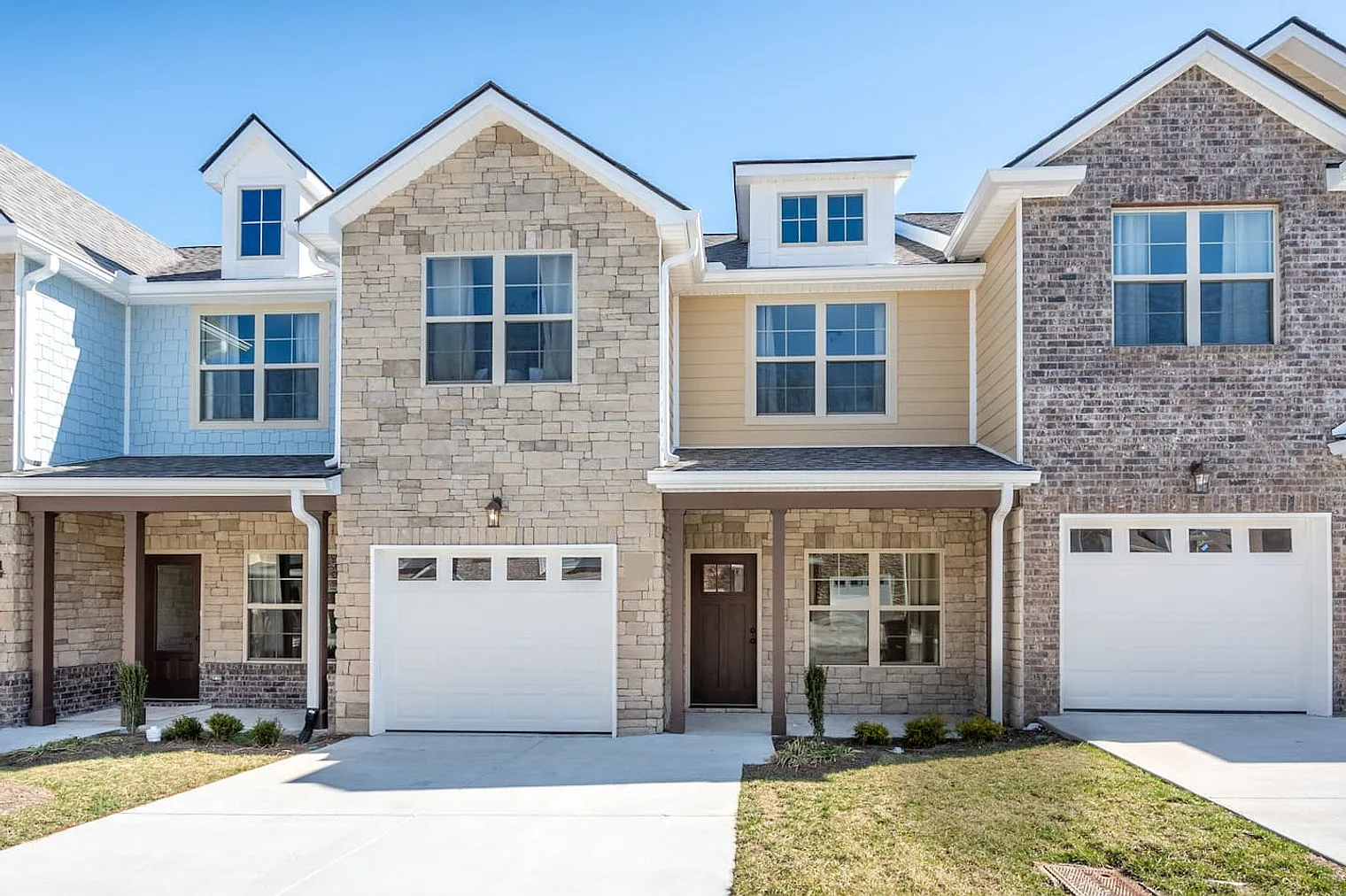 3 bed, 2.5 bath, 1065 sqft, $2,495 — Photo 3