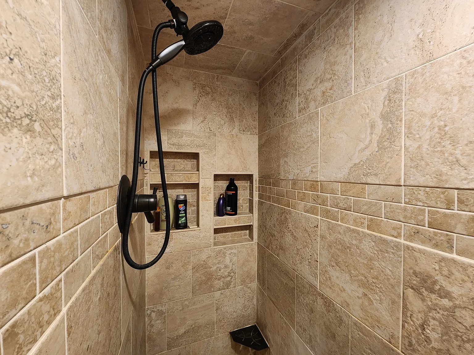 2 bed, 900 sqft, $1,400 — Photo 4