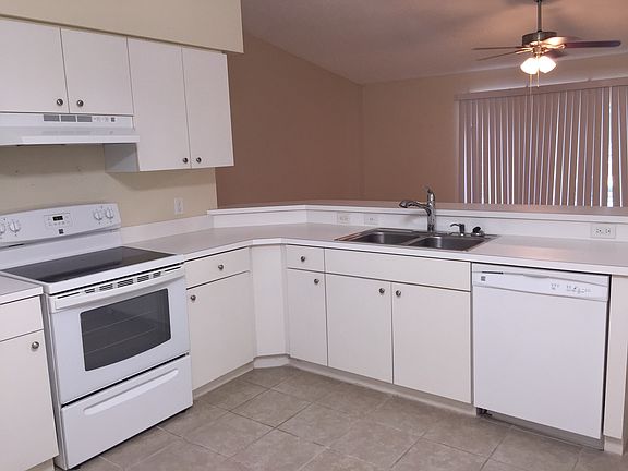 4th image of 2670 Forest Run Dr