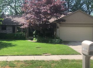15692 Swathmore Ln, Livonia, MI 48154