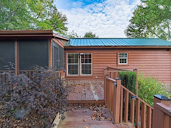 4th image of 180 Chimney Rdg