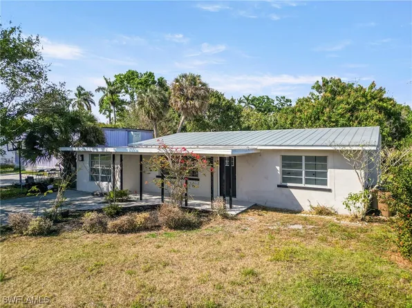 4425 Seminole St, Fort Myers, FL 33905