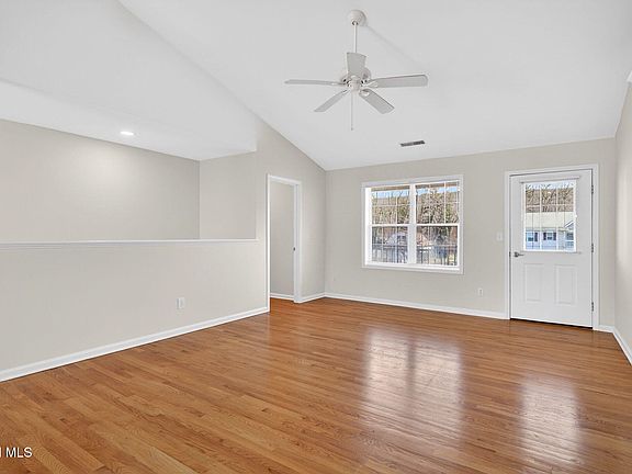 5th image of 34 Riverside Drive