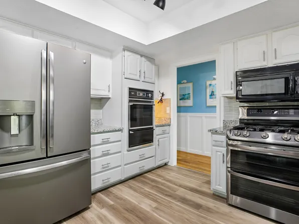 2112 N Sunset Dr, Layton, UT 84040