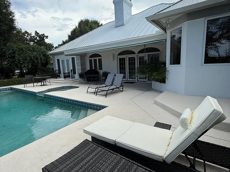 4381 SW Parkgate Blvd — Photo 8