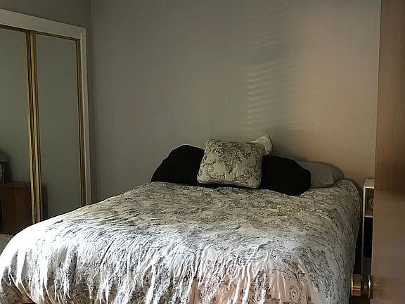 4th image of 3 Melinda Ln