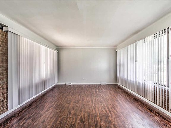 5th image of 550 Holiday Ave