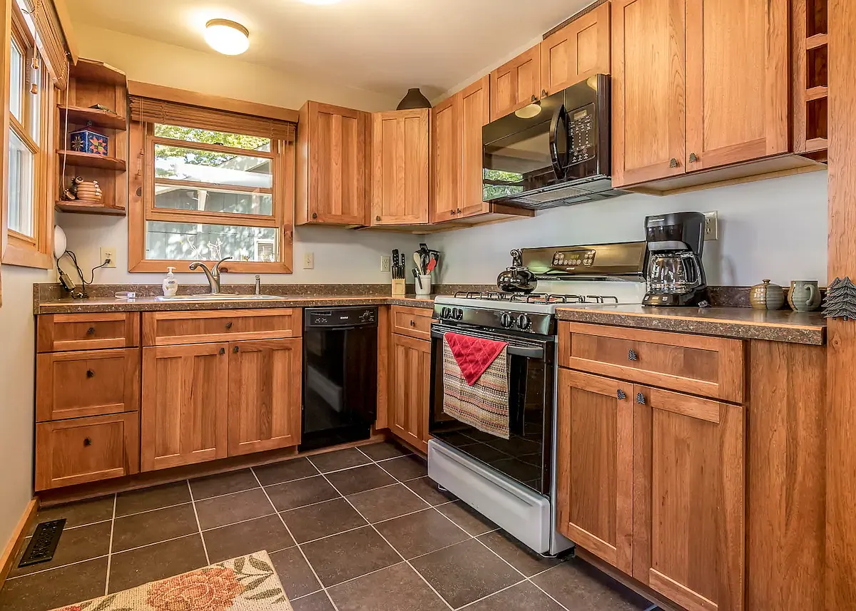 3 bed, 1705 sqft, $2,000 — Photo 2