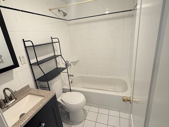 4th image of 14135 Pershing Cres APT 2B