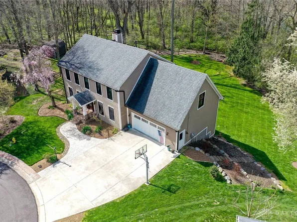 1932 Shore Dr, Bellbrook, OH 45305