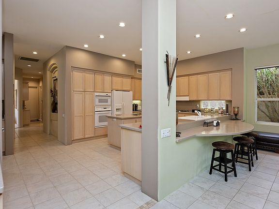 3rd image of 41 Gibraltar Dr