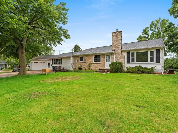 1417 Oakridge Ave, Kaukauna, WI 54130