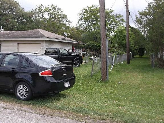 2nd image of 402 Frankie Ave