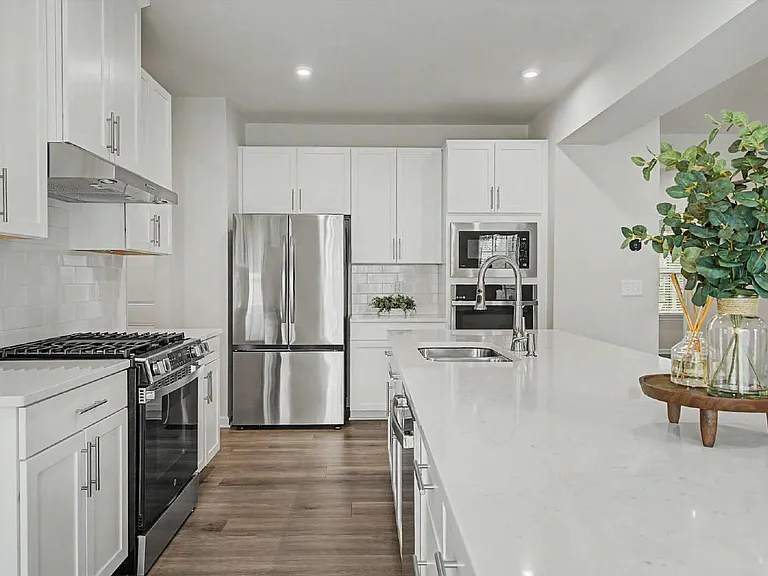 1621 Crimson Leaf Ln — Photo 18