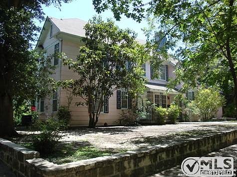 5th image of 222 Rosemary Ave