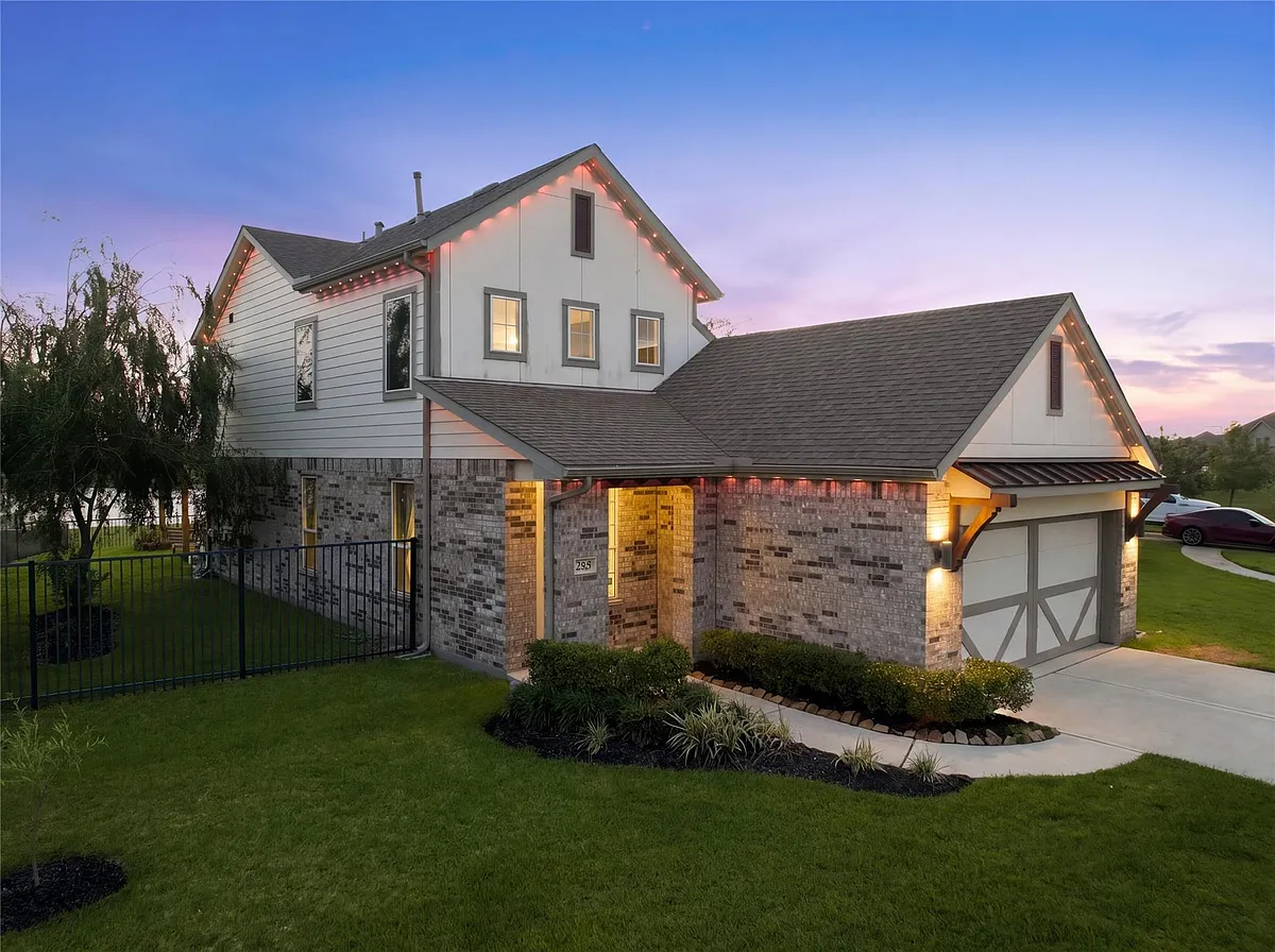 Building Photo - 2705 Bernadino Dr
