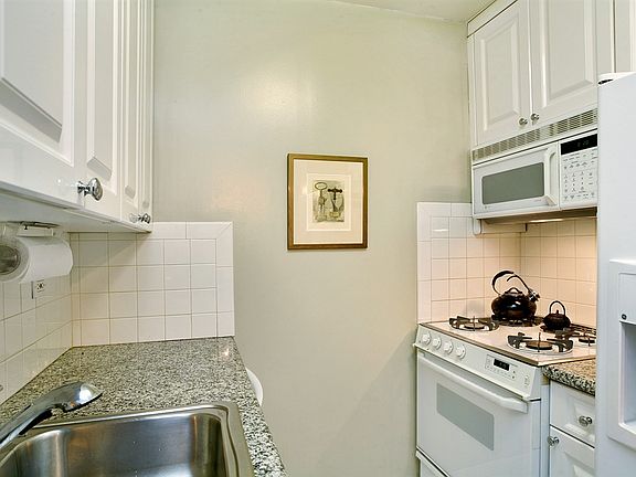 2nd image of 220 E 65th St APT 5N