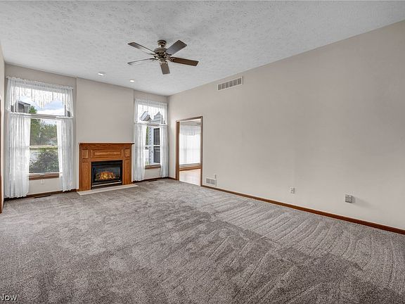 5th image of 134 Stonehedge Dr