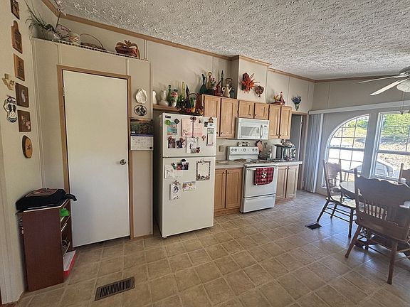 3rd image of 1038 Spicewood Branch Rd