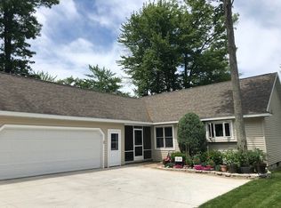 1206 Iroquois Ave, Prudenville, MI 48651