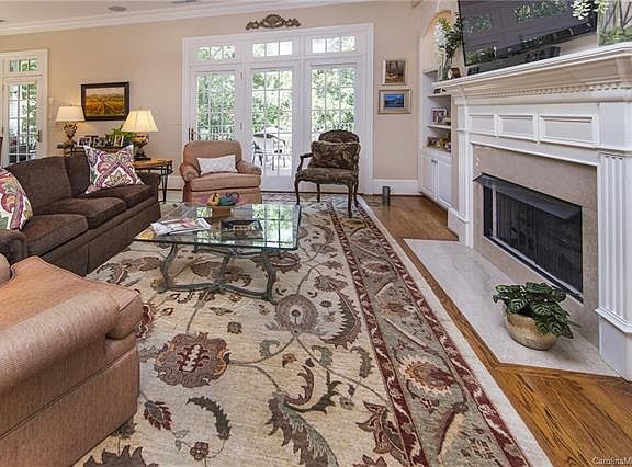 3rd image of 4012 Waterford Dr #13