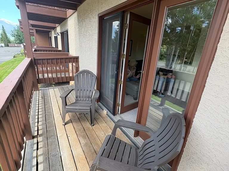 350 Country Club Dr — Photo 7