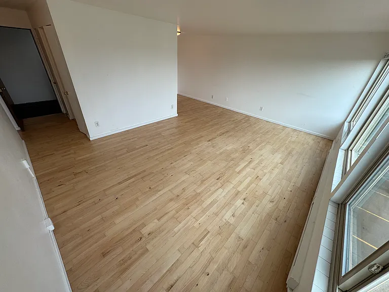 Townvue Heights Apartments — Photo 21
