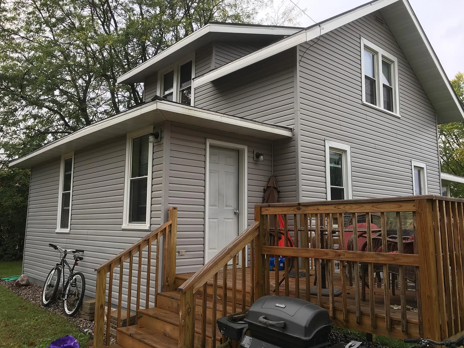 6 bed, 2750 sqft, $1,400 — Photo 2