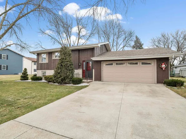 830 Portside Ct, Oshkosh, WI 54901