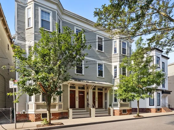 10 Marney St #2, Cambridge, MA 02141