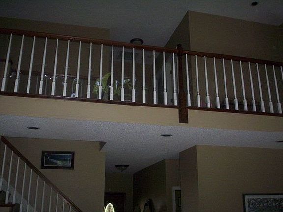 4th image of 907 Woodglen Dr
