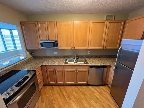 4th image of 400 N La Salle Dr APT 1301