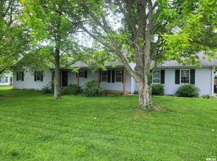 15749 E Country Meadows Rd, Mount Vernon, IL 62864